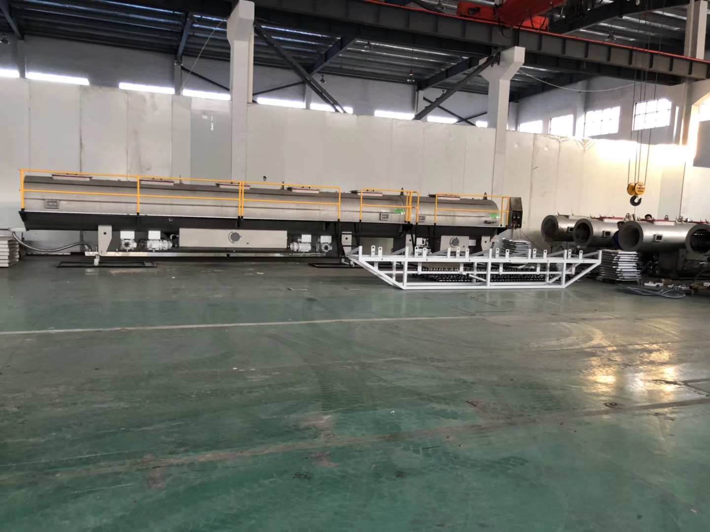 騰遠股份800mm、500mm口徑PE實壁管生產線共十一條即將交付使用！